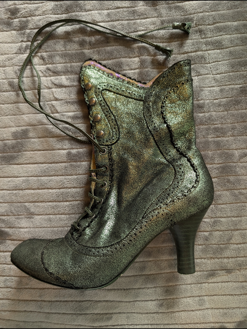 Metallic Green Lace-Up Women's Victorian Ankle Boots - Picture 2 of 9